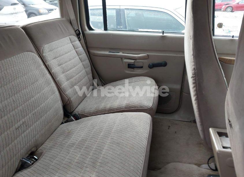 Photo 8 of 1993 Ford Explorer (VIN 1FMDU34X7PUD58936)