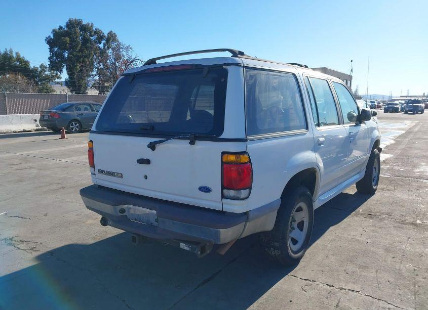 Photo 4 of 1996 Ford Explorer (VIN 1FMDU34X7TUD32413)