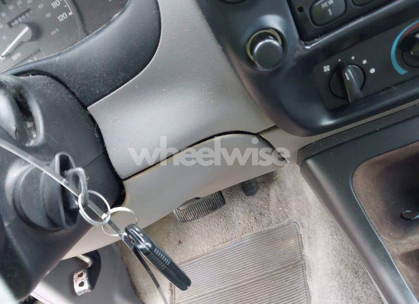 Photo 11 of 1996 Ford Explorer (VIN 1FMDU34X7TZB67613)