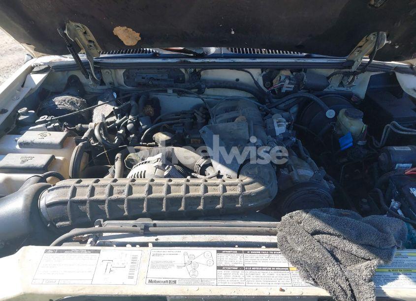 Photo 10 of 1996 Ford Explorer (VIN 1FMDU34X8TZA58416)