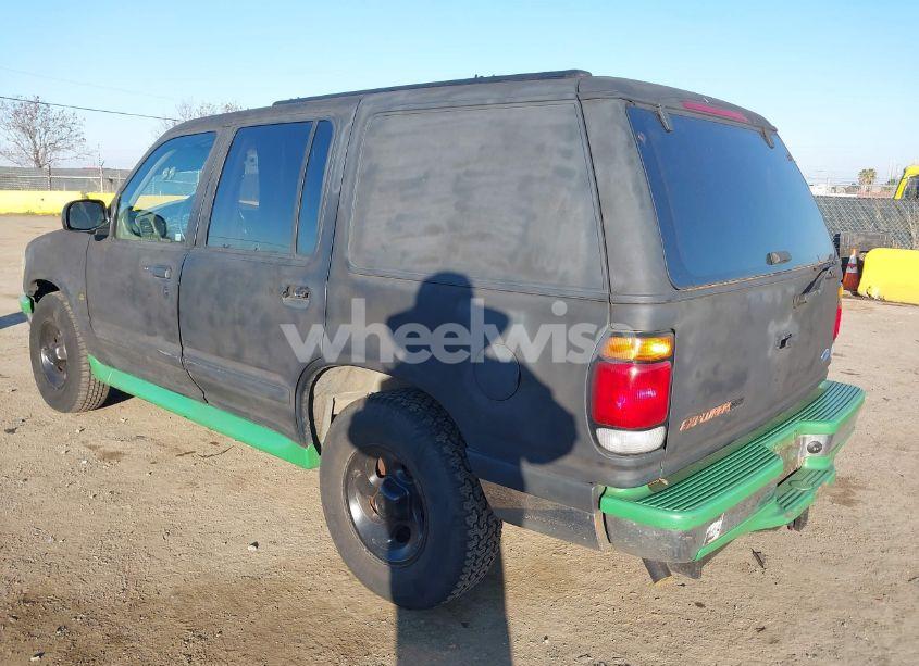 Photo 3 of 1996 Ford Explorer (VIN 1FMDU35P2TZB12209)