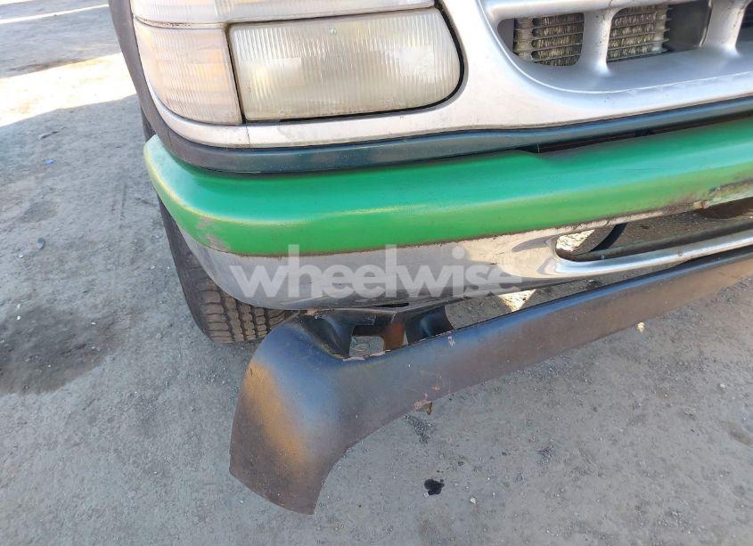 Photo 6 of 1996 Ford Explorer (VIN 1FMDU35P2TZB12209)