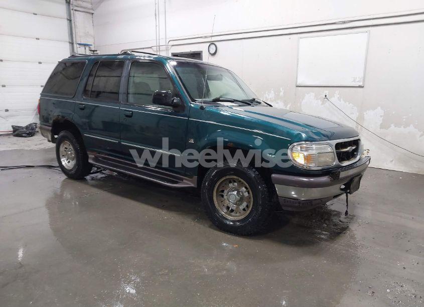 1997 Ford Explorer EDDIE BAUER/LIMITED/XLT (VIN 1FMDU35P3VUC49711) main photo
