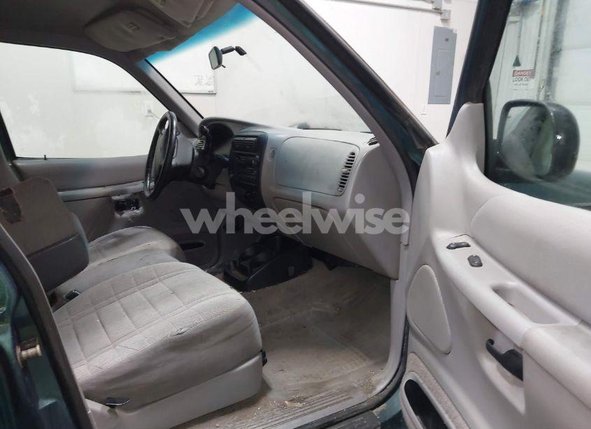 Photo 5 of 1997 Ford Explorer EDDIE BAUER/LIMITED/XLT (VIN 1FMDU35P3VUC49711)