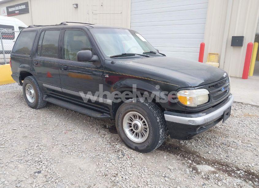 1996 Ford Explorer (VIN 1FMDU35P9TZB62413) main photo