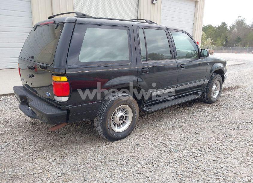 Photo 4 of 1996 Ford Explorer (VIN 1FMDU35P9TZB62413)