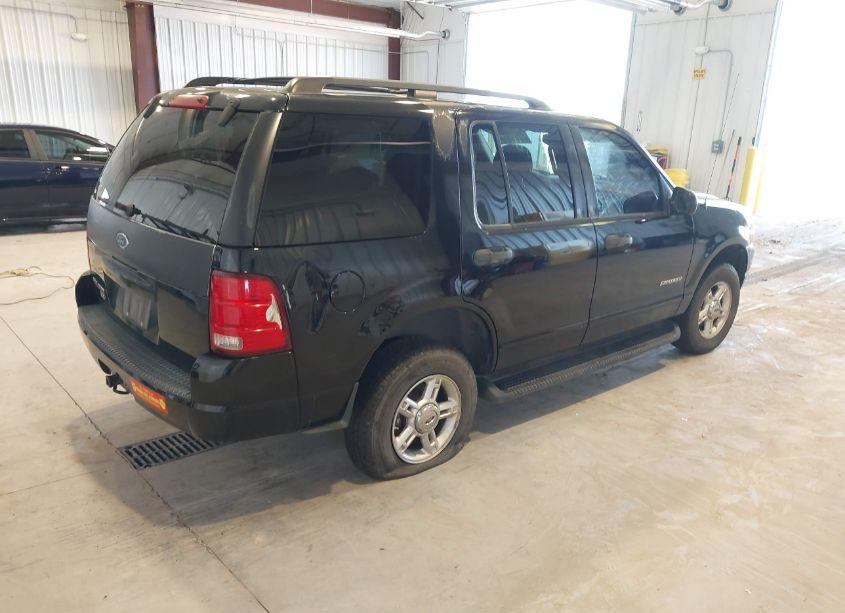 Photo 4 of 2004 Ford Explorer XLT (VIN 1FMDU63E94ZB21946)