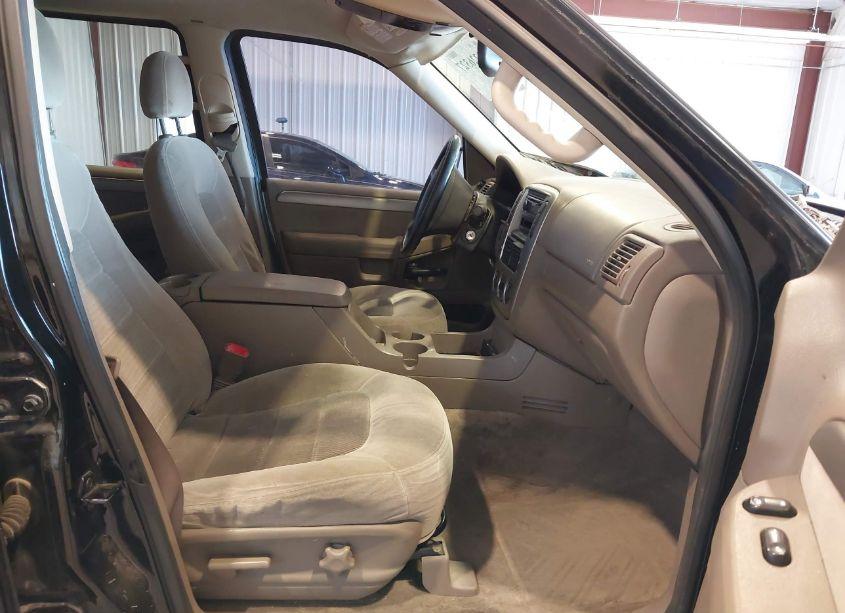 Photo 5 of 2004 Ford Explorer XLT (VIN 1FMDU63E94ZB21946)