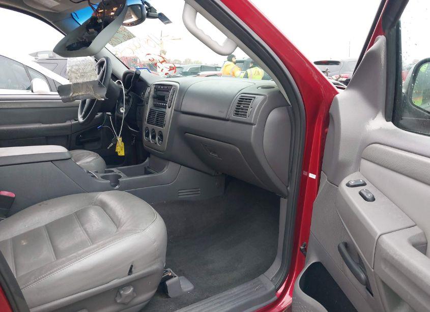 Photo 5 of 2005 Ford Explorer XLT/XLT SPORT (VIN 1FMDU63K15UB76492)