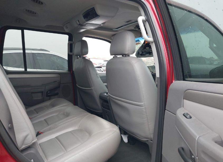 Photo 8 of 2005 Ford Explorer XLT/XLT SPORT (VIN 1FMDU63K15UB76492)