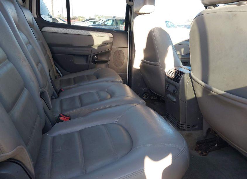 Photo 8 of 2004 Ford Explorer XLT (VIN 1FMDU63K84ZA05076)