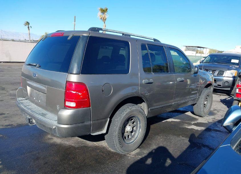 Photo 4 of 2004 Ford Explorer XLT (VIN 1FMDU63W14UA45340)