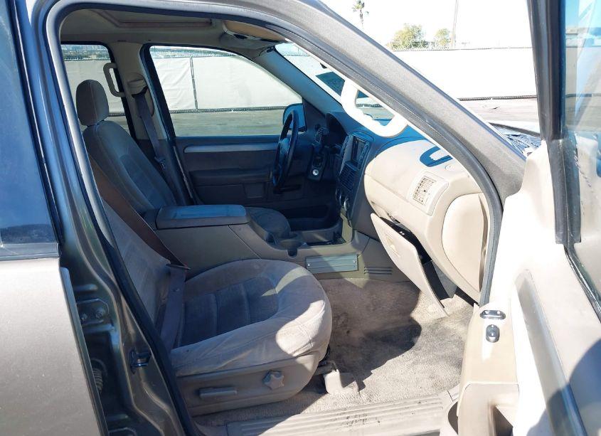 Photo 5 of 2004 Ford Explorer XLT (VIN 1FMDU63W14UA45340)