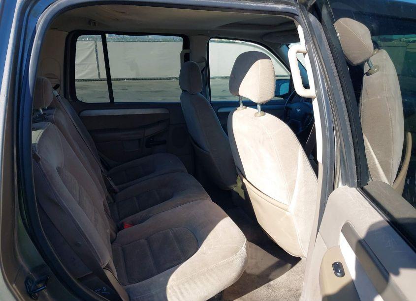 Photo 8 of 2004 Ford Explorer XLT (VIN 1FMDU63W14UA45340)