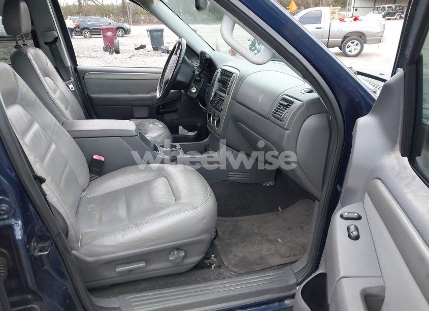 Photo 5 of 2005 Ford Explorer XLT/XLT SPORT (VIN 1FMDU63W95UB20853)
