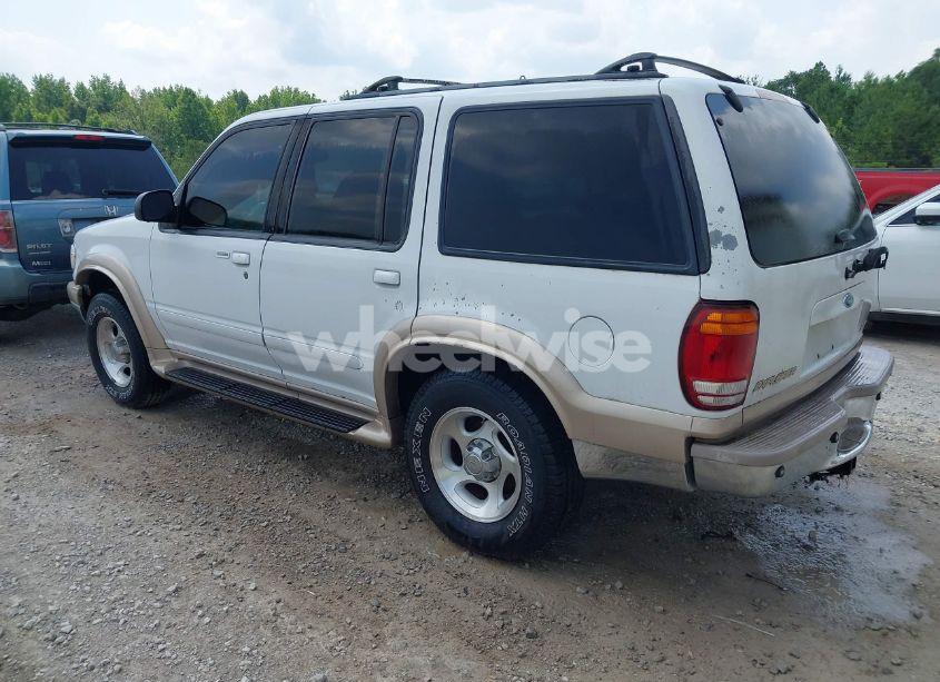 Photo 3 of 2000 Ford Explorer EDDIE BAUER (VIN 1FMDU64E5YZB10754)