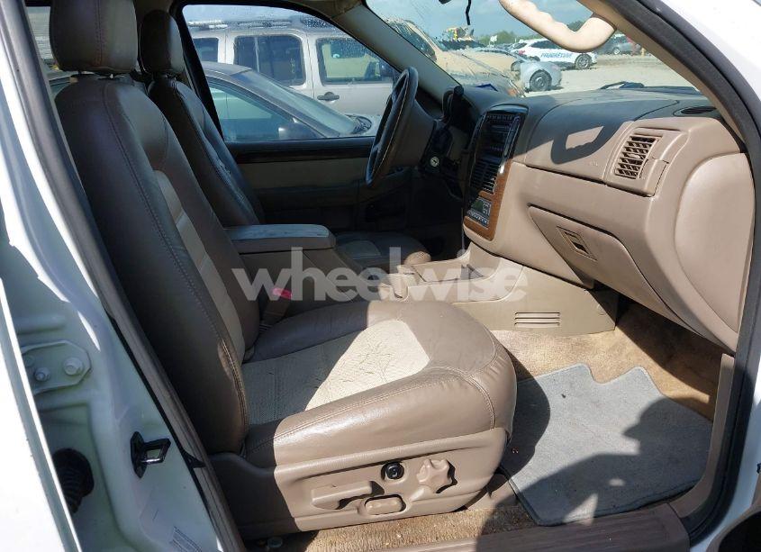 Photo 5 of 2005 Ford Explorer EDDIE BAUER (VIN 1FMDU64WX5UB50331)