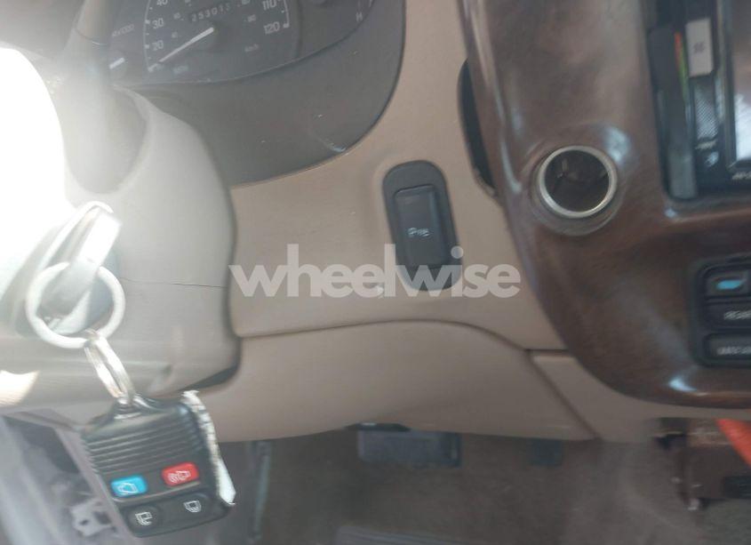 Photo 11 of 2000 Ford Explorer LIMITED (VIN 1FMDU65P0YZB88259)