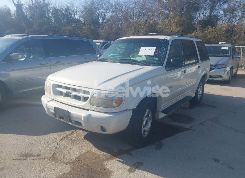 Photo 2 of 2000 Ford Explorer LIMITED (VIN 1FMDU65P0YZB88259)