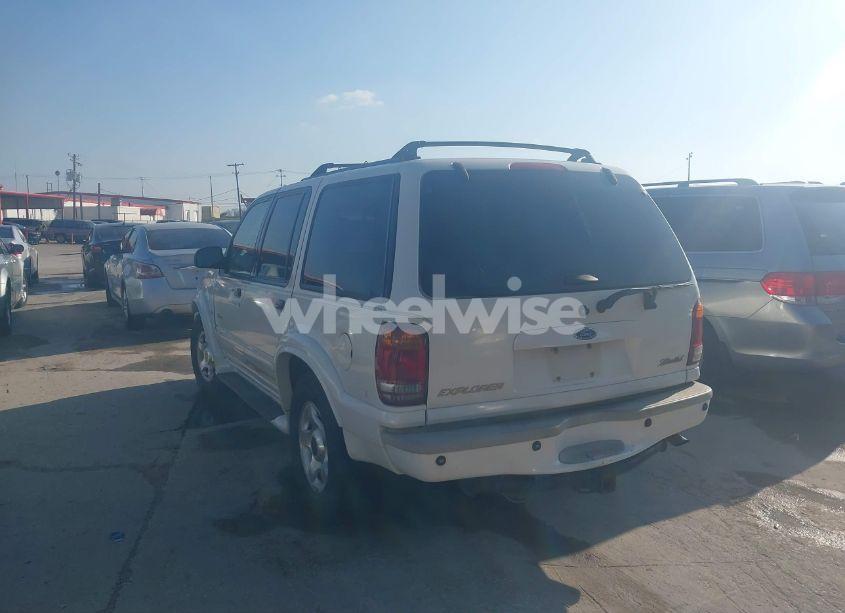 Photo 3 of 2000 Ford Explorer LIMITED (VIN 1FMDU65P0YZB88259)