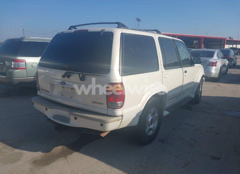 Photo 4 of 2000 Ford Explorer LIMITED (VIN 1FMDU65P0YZB88259)