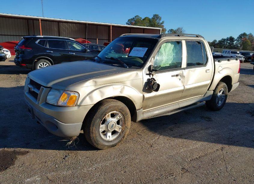 Photo 2 of 2003 Ford Explorer SPORT TRAC XLS/XLT (VIN 1FMDU67E33UA88402)