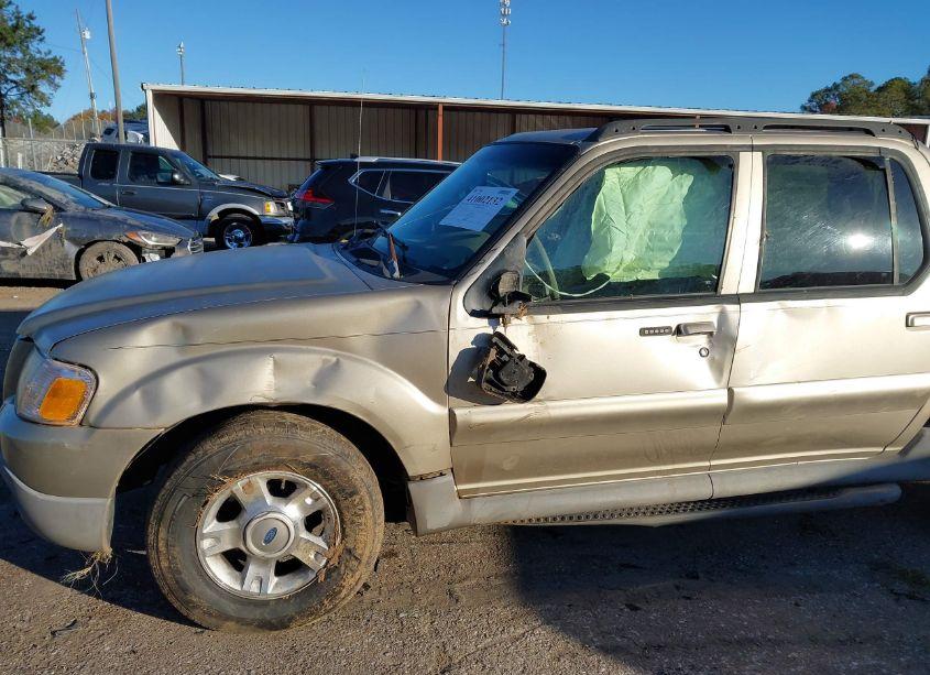 Photo 6 of 2003 Ford Explorer SPORT TRAC XLS/XLT (VIN 1FMDU67E33UA88402)