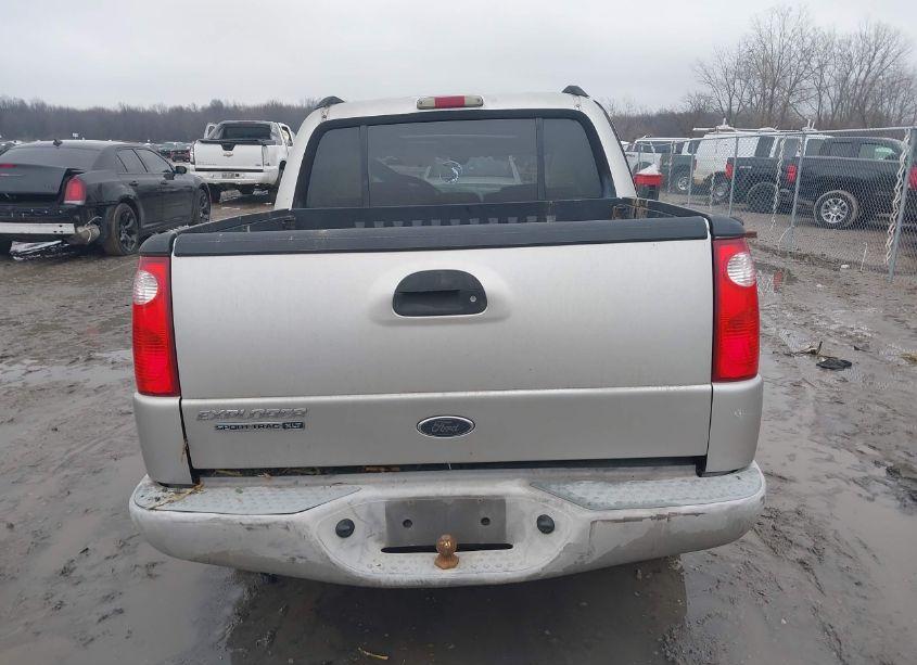 Photo 17 of 2003 Ford Explorer SPORT TRAC XLS/XLT (VIN 1FMDU67E53UC48926)