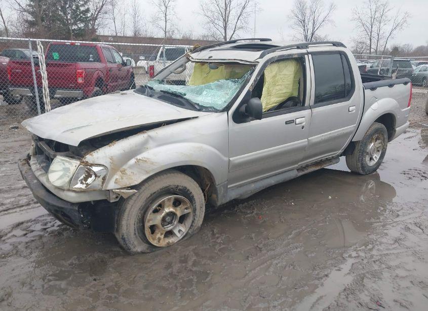 Photo 2 of 2003 Ford Explorer SPORT TRAC XLS/XLT (VIN 1FMDU67E53UC48926)