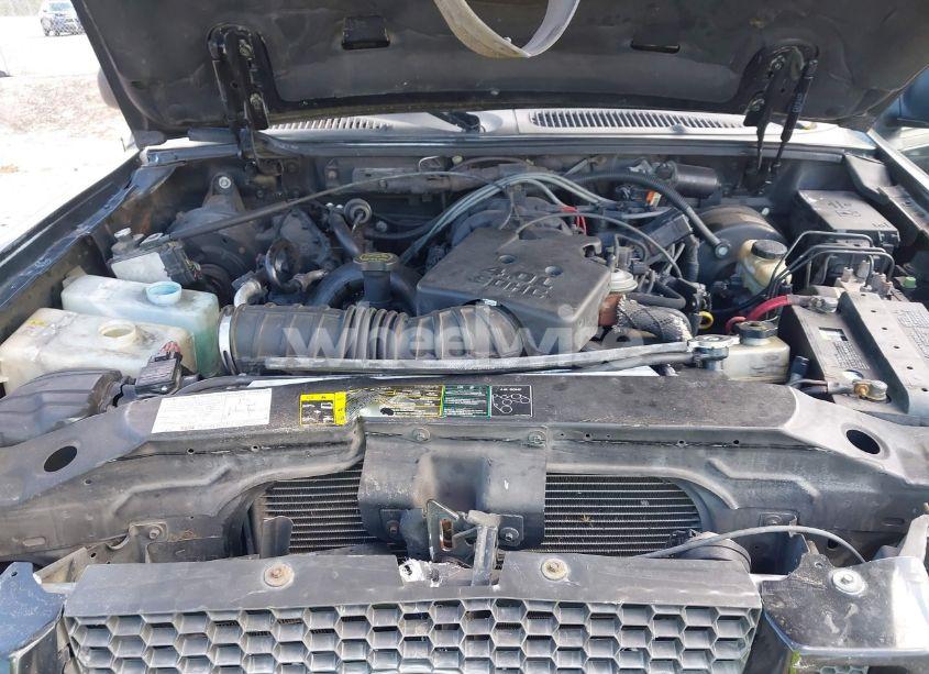 Photo 10 of 2004 Ford Explorer SPORT TRAC ADRENALIN/XLS/XLT (VIN 1FMDU67K04UA70544)