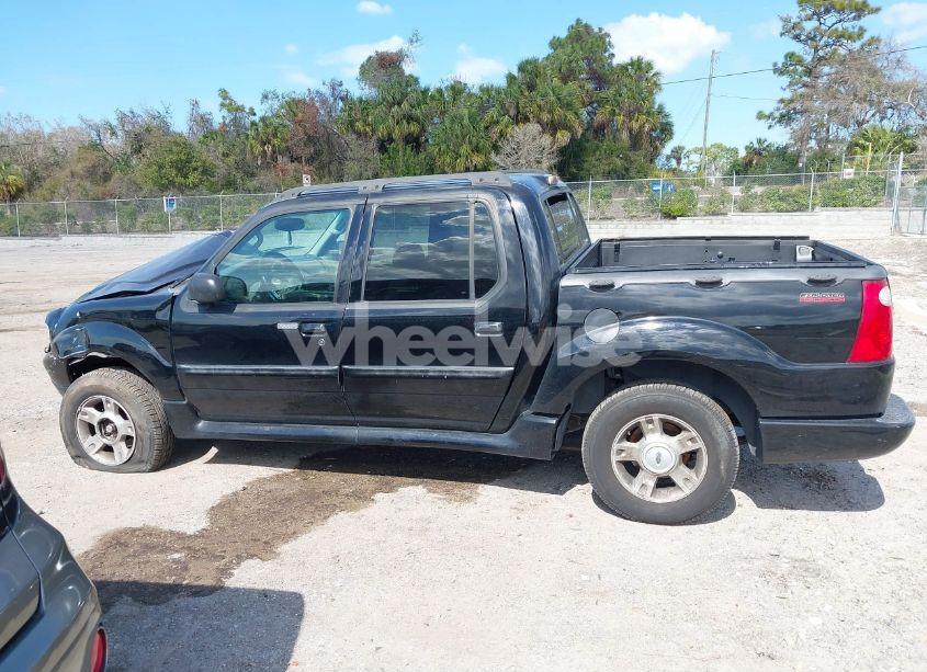 Photo 15 of 2004 Ford Explorer SPORT TRAC ADRENALIN/XLS/XLT (VIN 1FMDU67K04UA70544)