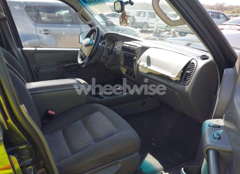 Photo 5 of 2004 Ford Explorer SPORT TRAC ADRENALIN/XLS/XLT (VIN 1FMDU67K04UA70544)