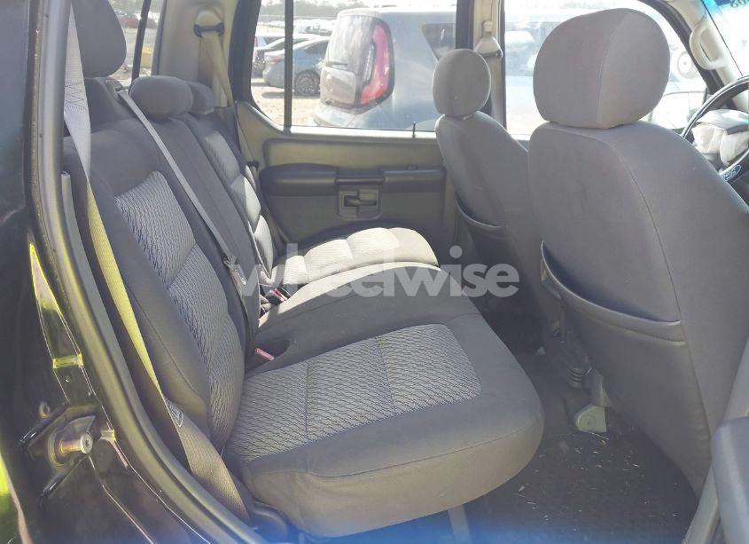 Photo 8 of 2004 Ford Explorer SPORT TRAC ADRENALIN/XLS/XLT (VIN 1FMDU67K04UA70544)