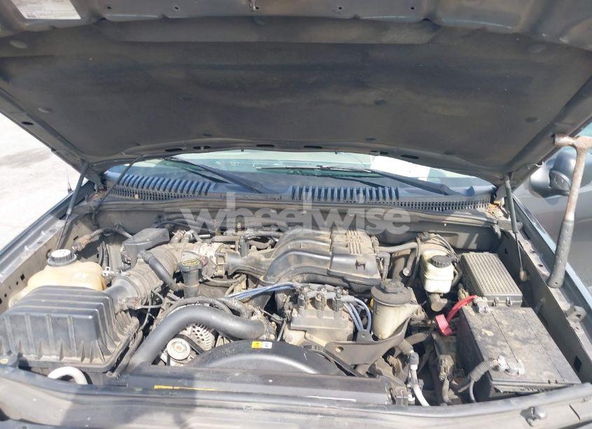 Photo 10 of 2005 Ford Explorer XLS/XLS SPORT (VIN 1FMDU72K55UA34007)