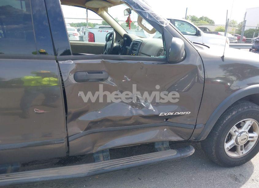 Photo 6 of 2005 Ford Explorer XLS/XLS SPORT (VIN 1FMDU72K55UA34007)