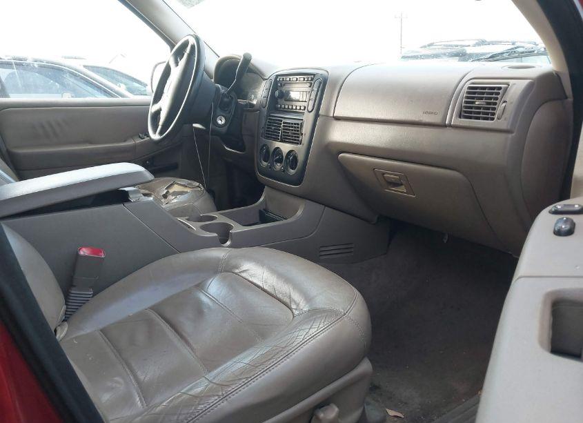 Photo 5 of 2002 Ford Explorer XLT (VIN 1FMDU73E02ZC43713)