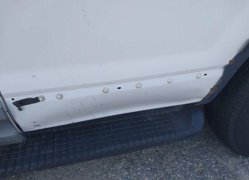 Photo 6 of 2002 Ford Explorer XLT (VIN 1FMDU73E12ZA10584)