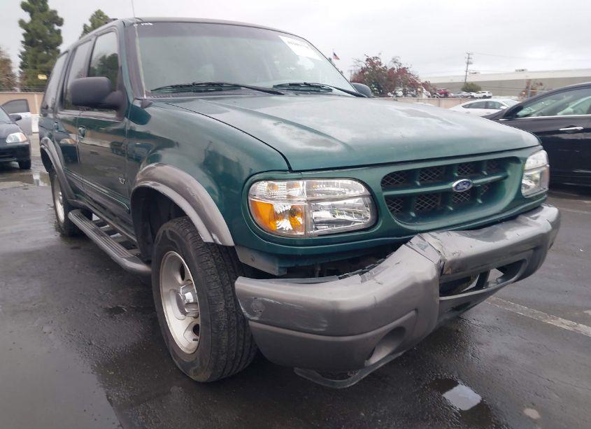 Photo 6 of 2000 Ford Explorer XLT (VIN 1FMDU73E2YZC68315)
