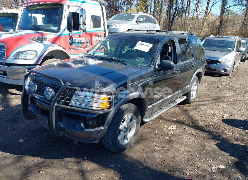 Photo 2 of 2002 Ford Explorer XLT (VIN 1FMDU73E32UC91283)
