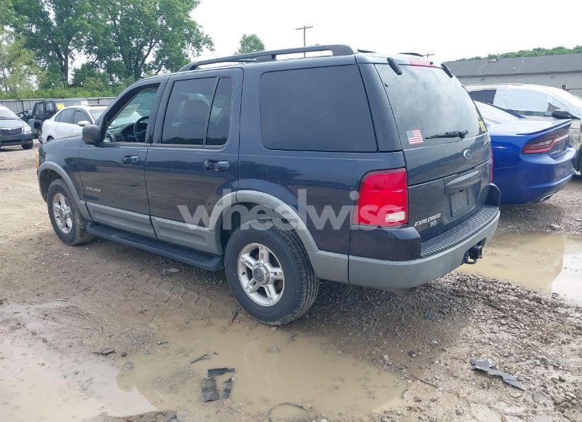 Photo 3 of 2002 Ford Explorer XLT (VIN 1FMDU73E32ZA80118)
