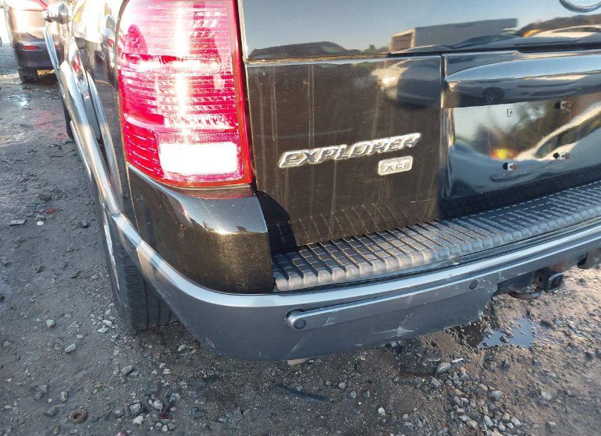 Photo 18 of 2005 Ford Explorer XLT/XLT SPORT (VIN 1FMDU73E55UB87172)