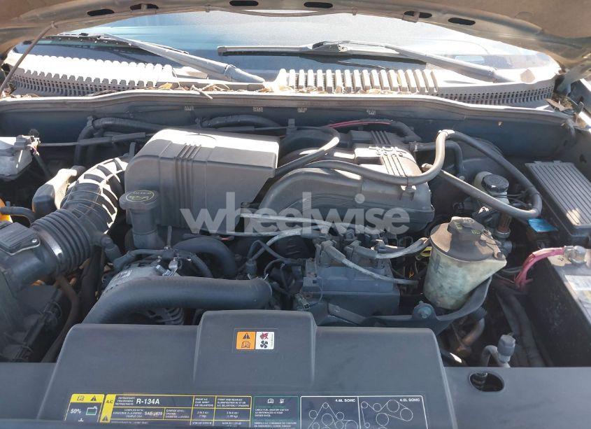 Photo 10 of 2002 Ford Explorer XLT (VIN 1FMDU73E62UB04392)