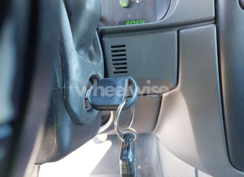 Photo 11 of 2002 Ford Explorer XLT (VIN 1FMDU73E62UB04392)