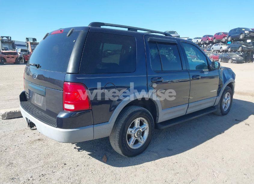 Photo 4 of 2002 Ford Explorer XLT (VIN 1FMDU73E62UB04392)