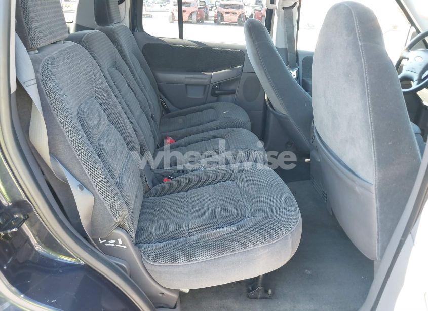 Photo 8 of 2002 Ford Explorer XLT (VIN 1FMDU73E62UB04392)