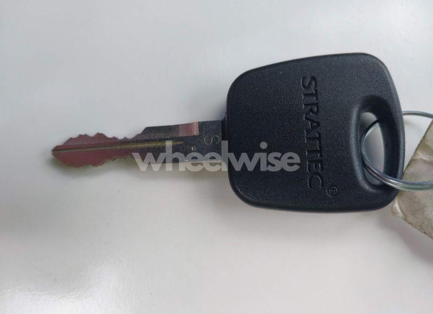 Photo 11 of 2000 Ford Explorer XLT (VIN 1FMDU73E6YZB38828)