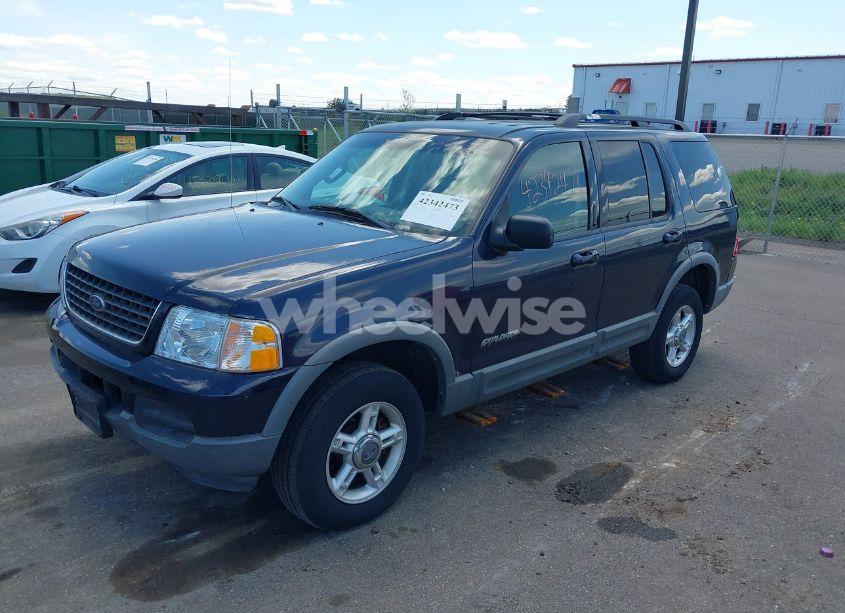 Photo 2 of 2002 Ford Explorer XLT (VIN 1FMDU73E92ZA96369)