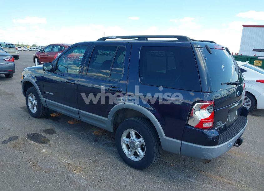 Photo 3 of 2002 Ford Explorer XLT (VIN 1FMDU73E92ZA96369)