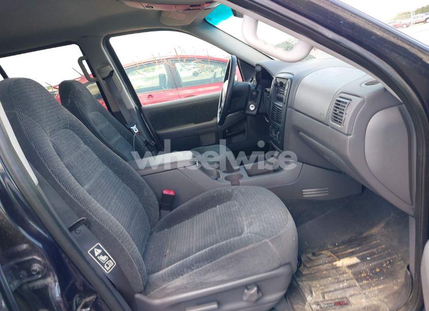 Photo 5 of 2002 Ford Explorer XLT (VIN 1FMDU73E92ZA96369)