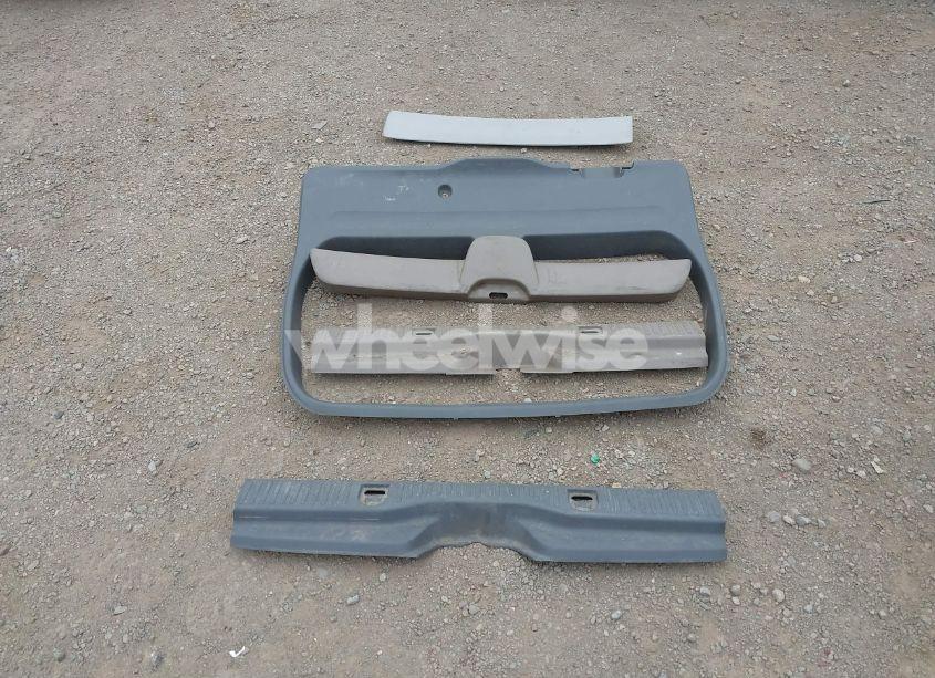 Photo 12 of 2004 Ford Explorer NBX/XLT (VIN 1FMDU73K04UC25928)